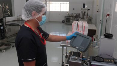 Edison Bravo, bioquímico farmacéutico del laboratorio de BIC Nutrition en la planta de producción en la vía Monay Baguanchi. XCA